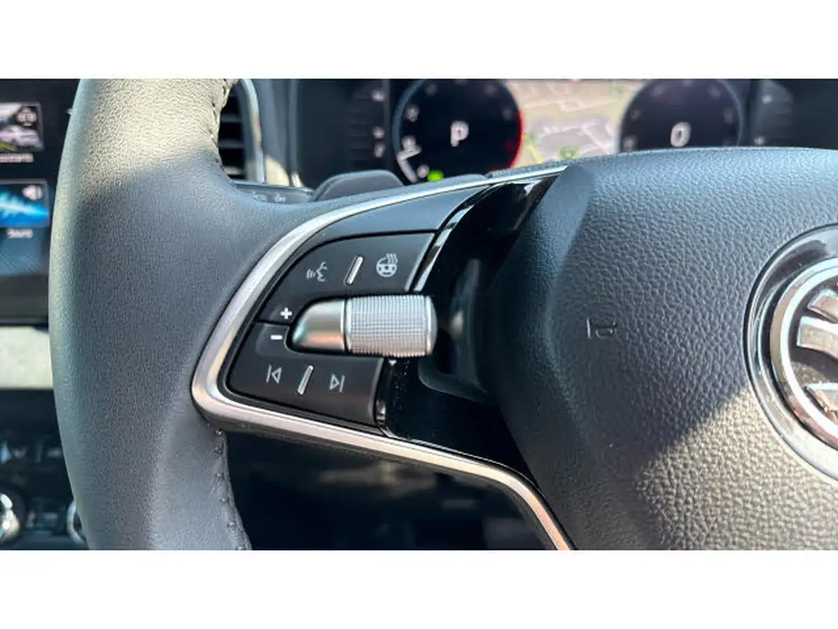 2024-skoda-karoq-15-tsi-se-l-dsg-big-16