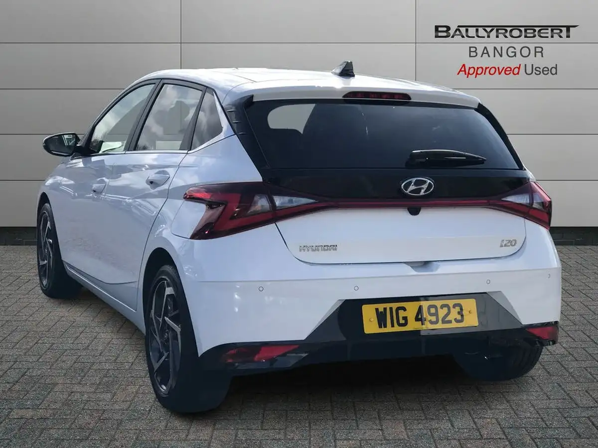 2022-hyundai-i20-10-t-gdi-premium-dct-big-1