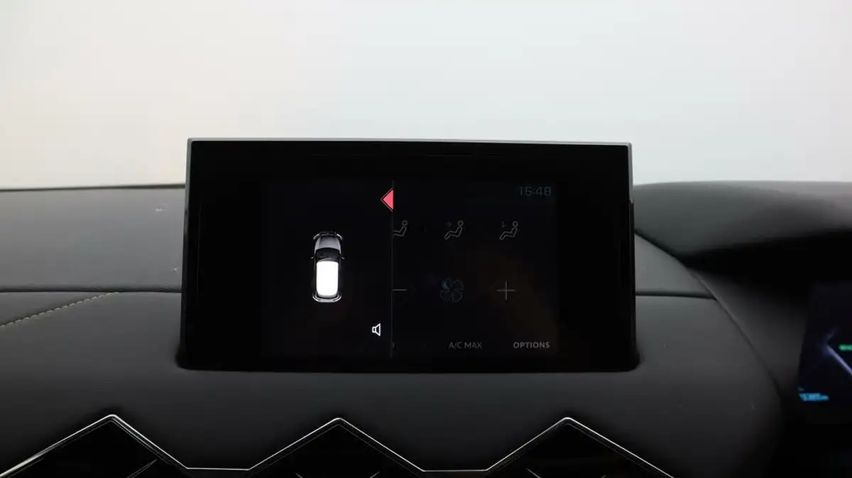 2022-ds-ds-3-crossback-e-tense-bastille-big-24