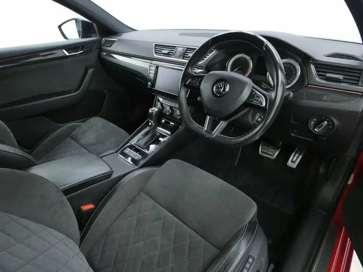2016-skoda-superb-20tdi-scr-sportline-estate-big-7