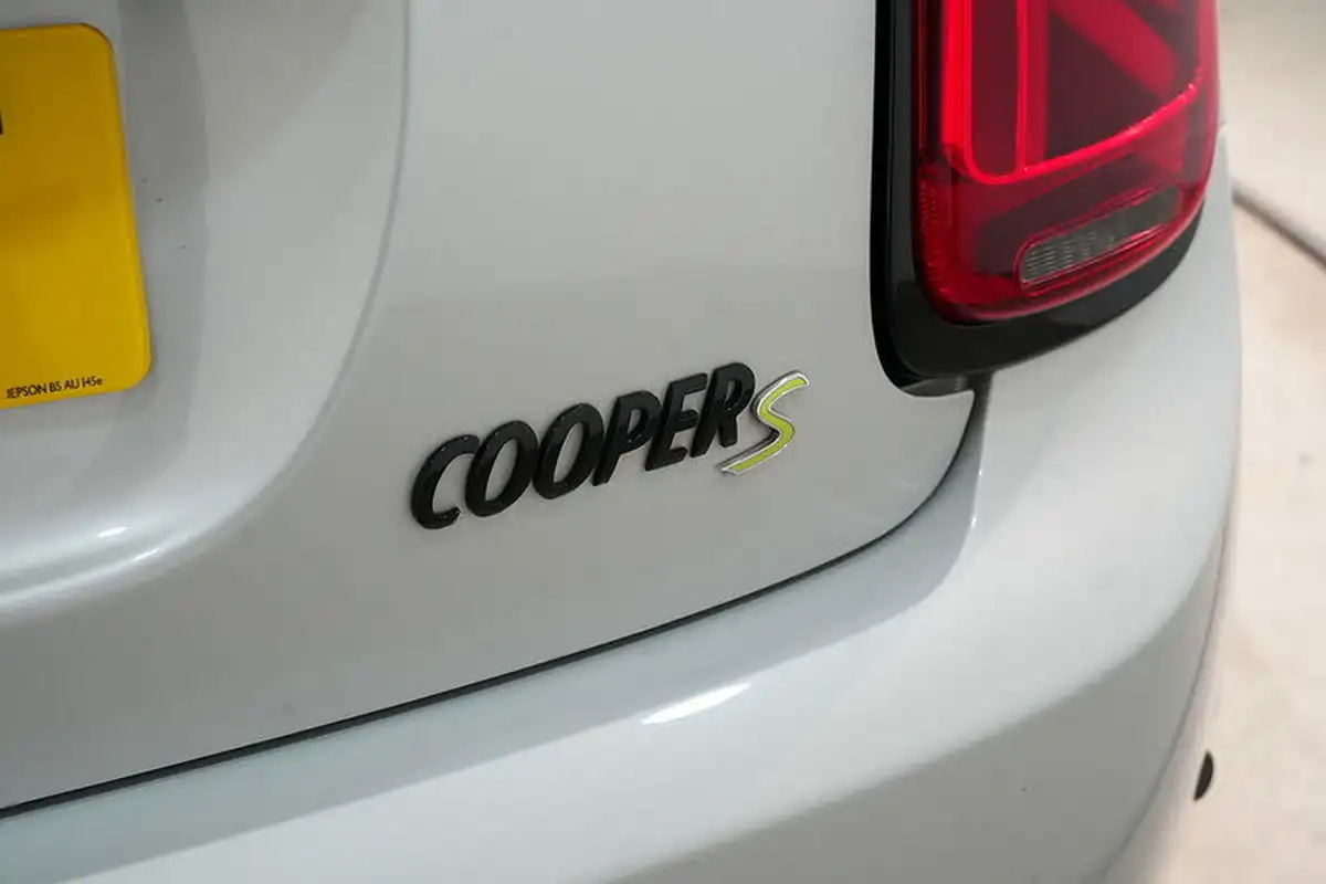 2021-mini-cooper-e-cooper-s-2-big-25