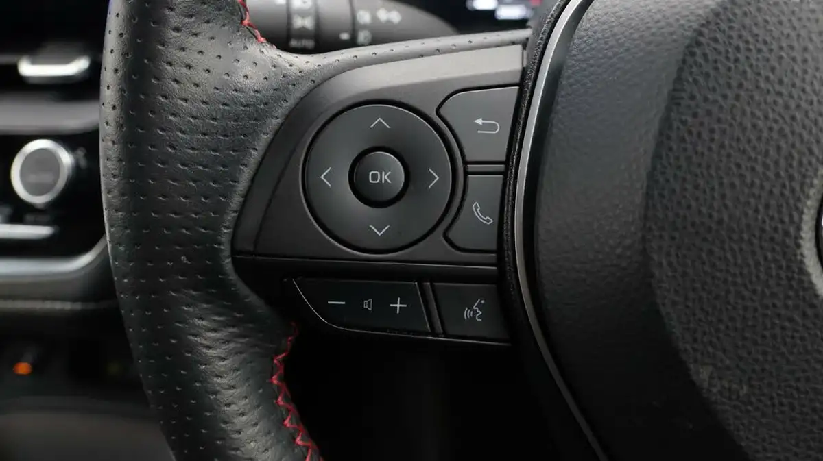 2023-toyota-corolla-18-vvt-i-gr-sport-138bhp-hatchback-big-24
