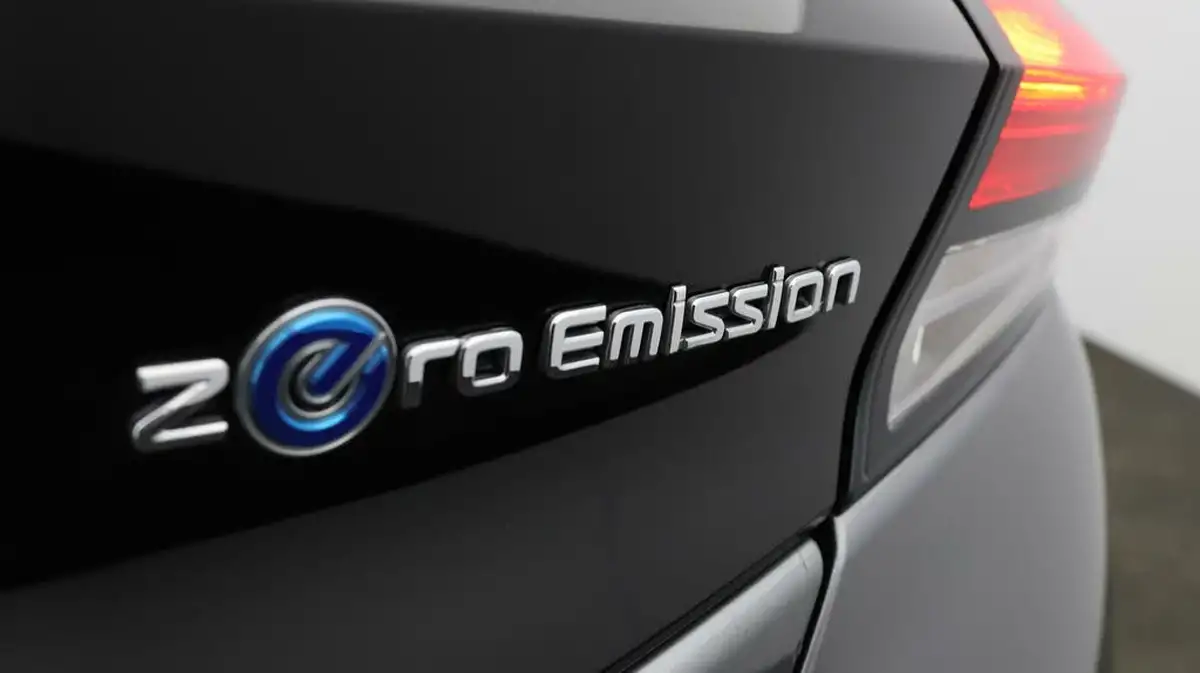 2021-nissan-leaf-e-tekna-big-20