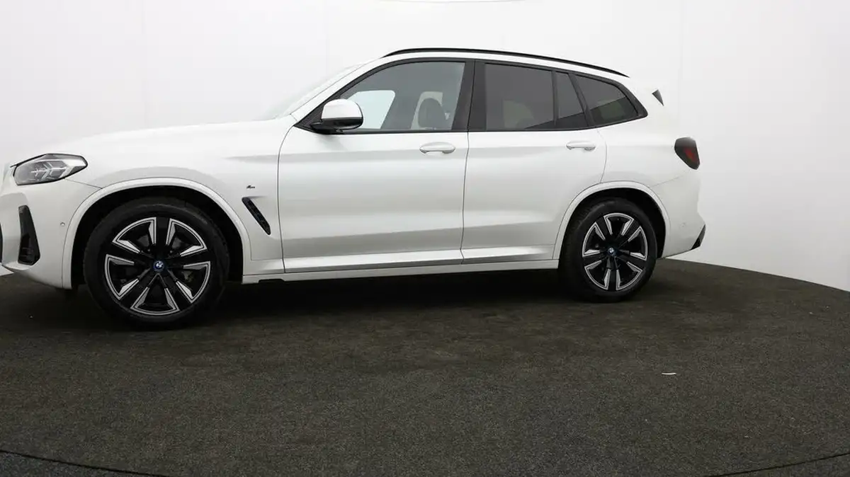 2022-bmw-ix3-e-m-sport-big-58