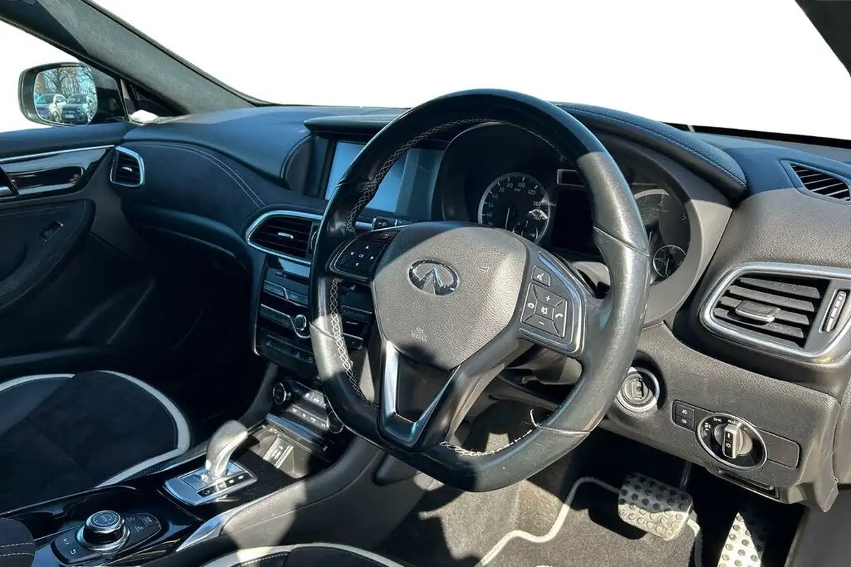 2017-infiniti-q30-22d-sport-intouch-awd-big-5