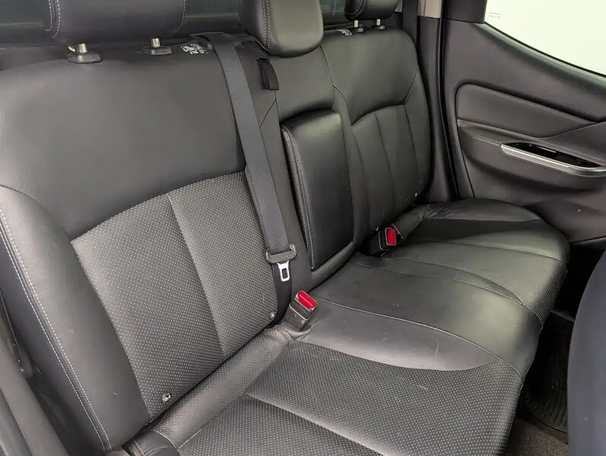 2015-mitsubishi-l200-24di-d-warrior-auto-big-15