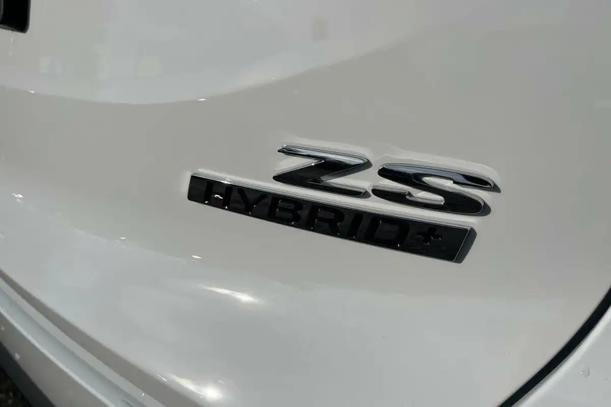 2025-mg-zs-suv-15-trophy-big-28