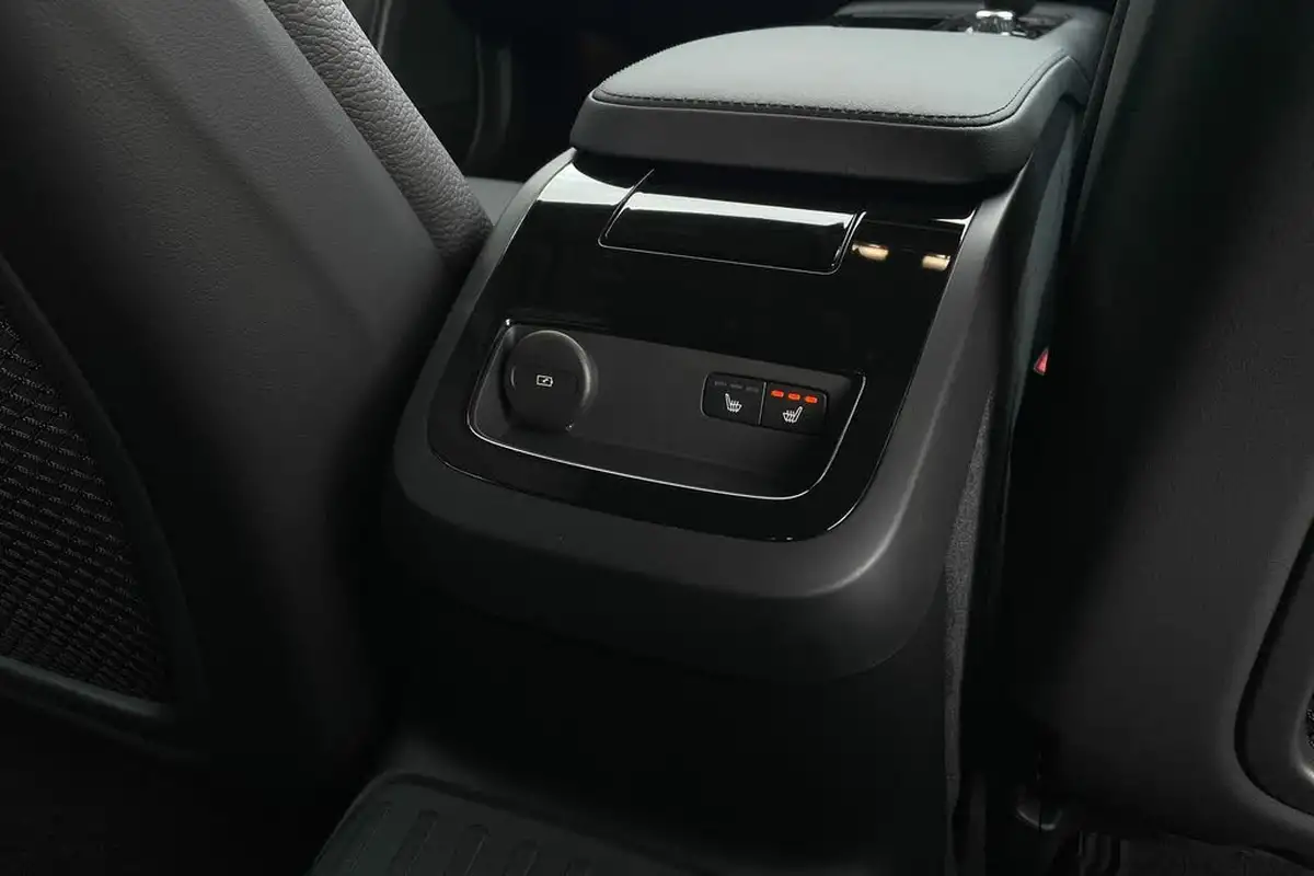 2024-volvo-v90-20-t6-plus-345bhp-dark-big-37