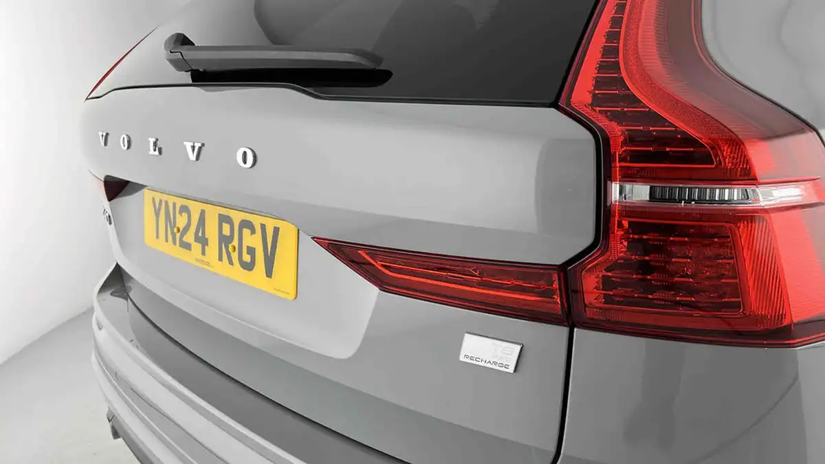 2024-volvo-xc60-20-t8-ultimate-dark-big-26