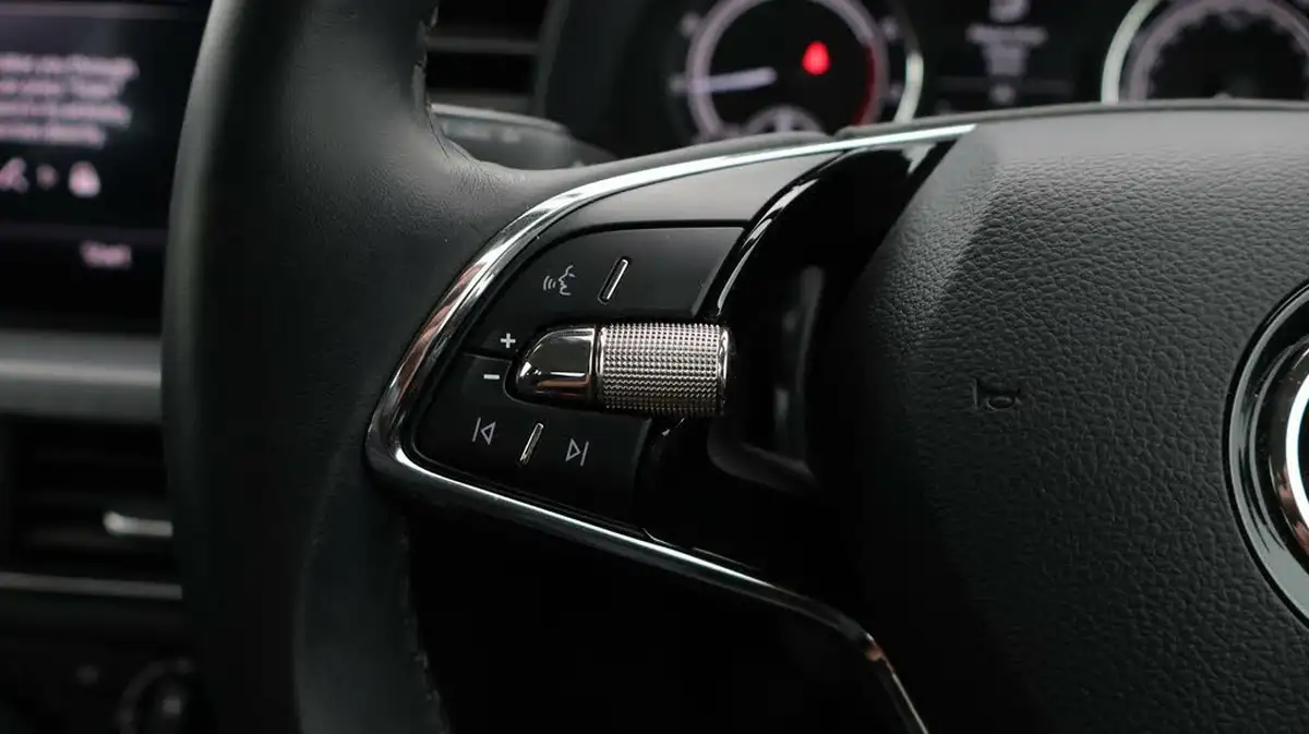 2021-skoda-kamiq-10-tsi-se-95ps-big-22