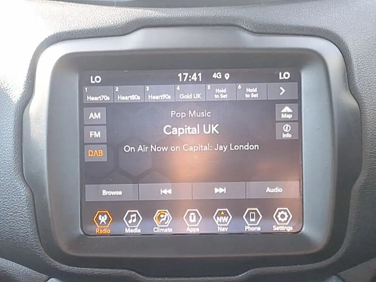 2023-jeep-renegade-13-gse-trailhawk-big-10