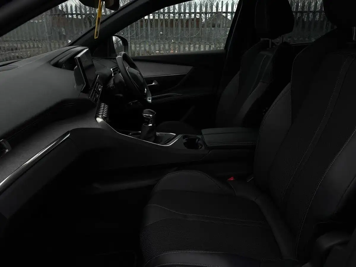 2022-peugeot-5008-suv-15-bluehdi-gt-eat8-big-35