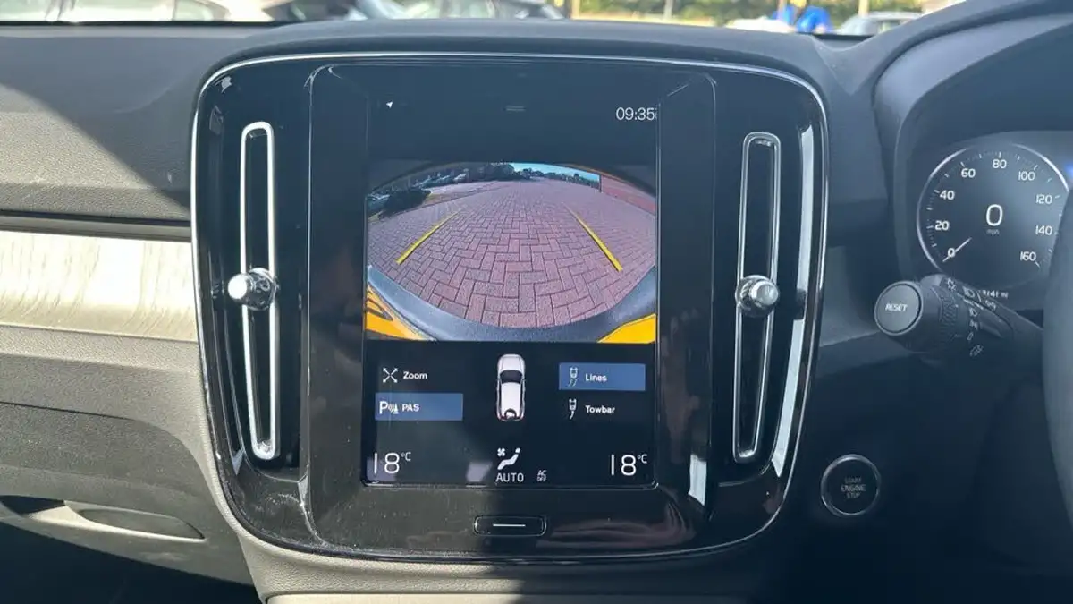2021-volvo-xc40-15-t3-inscription-163bhp-big-29