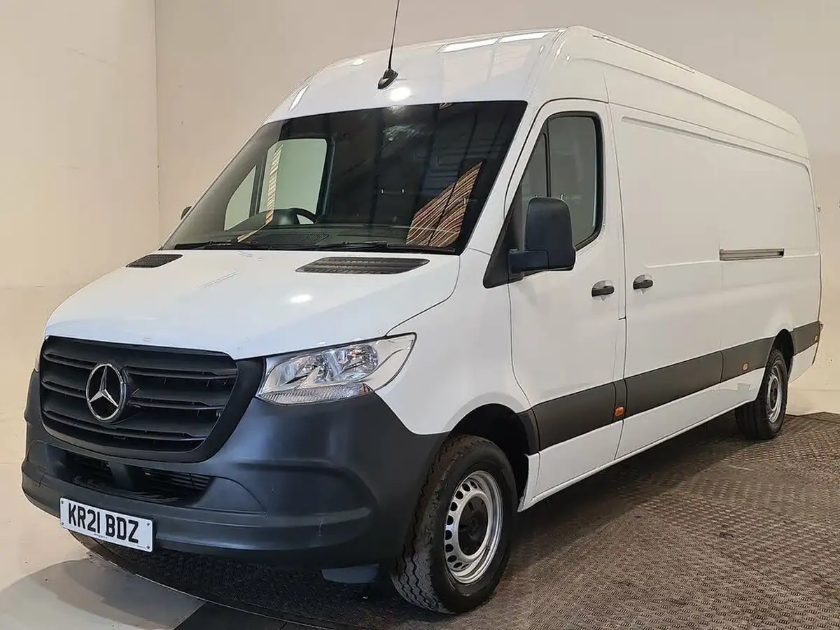 2021-mercedes-benz-sprinter-21cdi-314-l3h2-progressive-panel-big-8