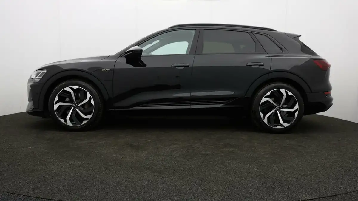 2022-audi-e-tron-55e-black-edition-station-wagon-big-61