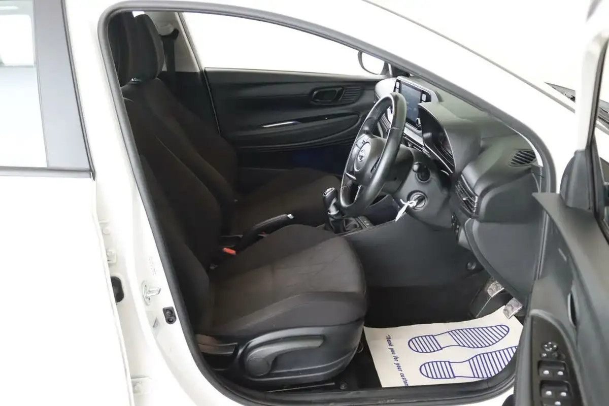 2022-hyundai-bayon-10-t-gdi-se-connect-big-15