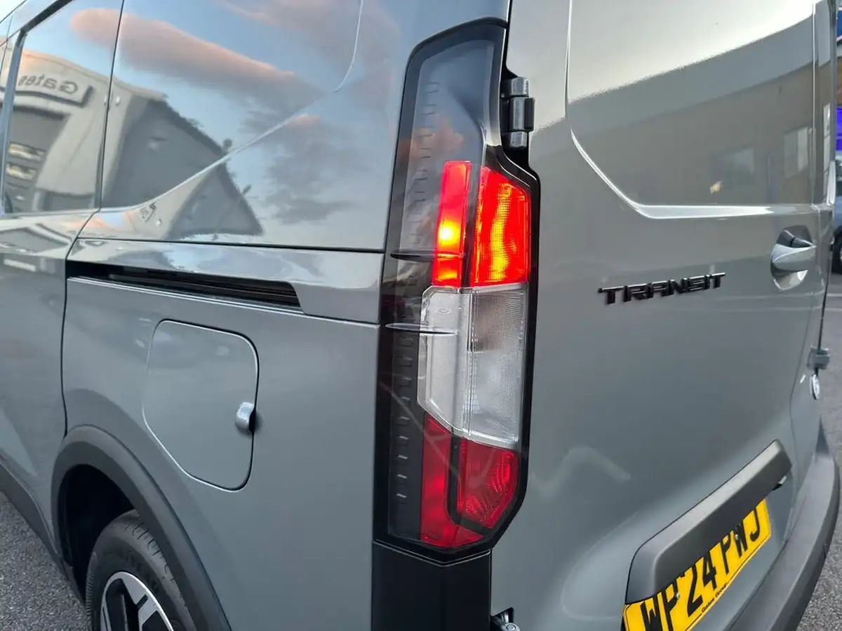 2024-ford-transit-courier-10t-active-ecoboost-125pseu6d-auto-big-33