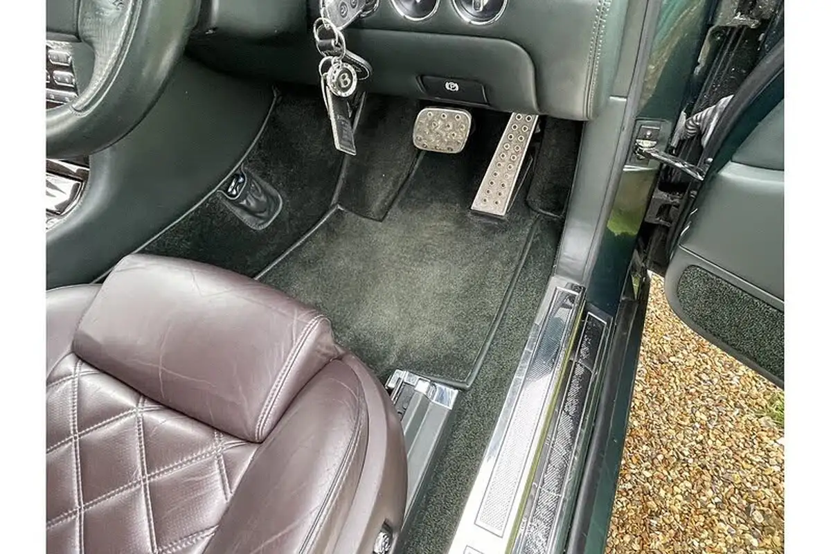2008-bentley-brooklands-675-big-38