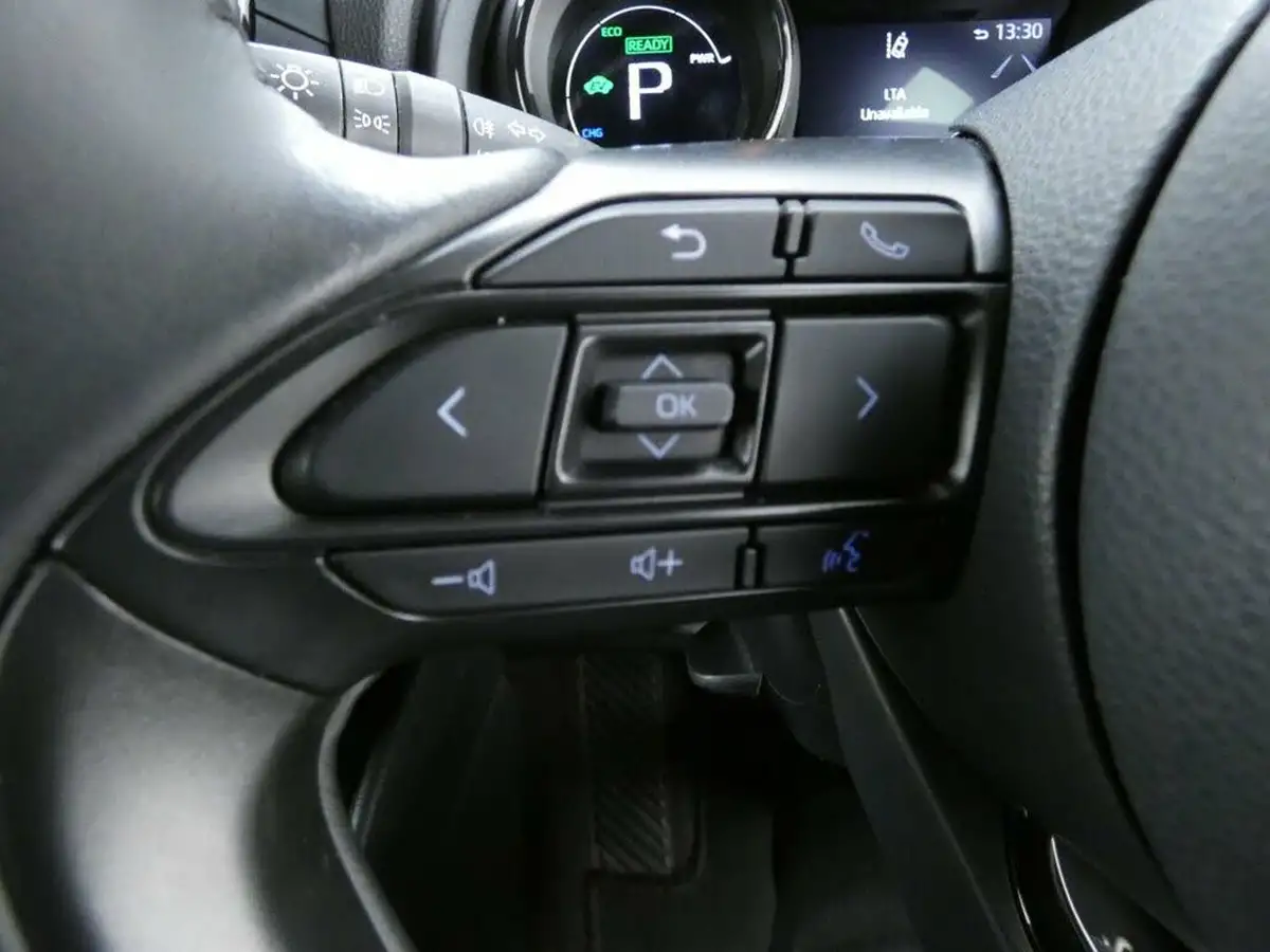2021-toyota-yaris-15-vvt-i-dynamic-big-12