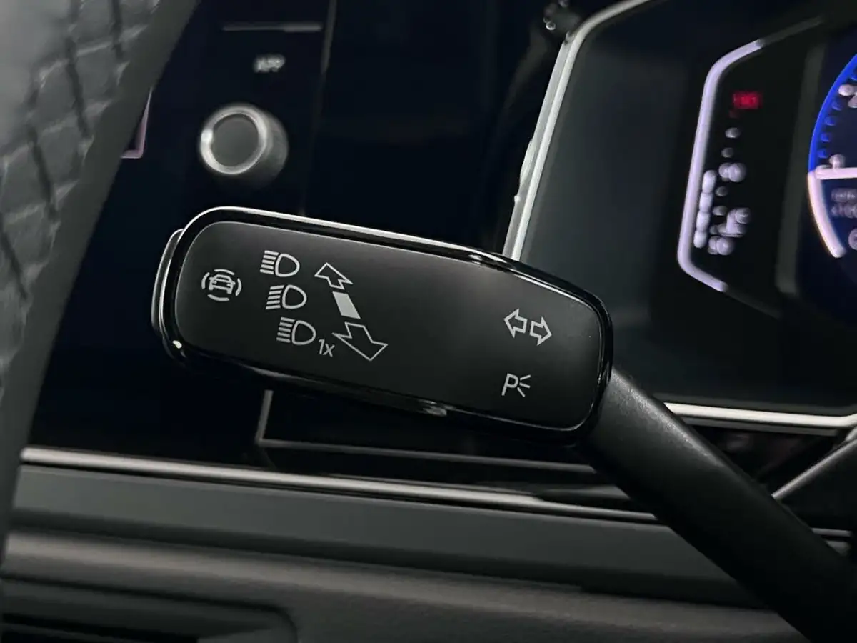 2022-volkswagen-polo-10-tsi-r-line-110ps-dsg-big-19