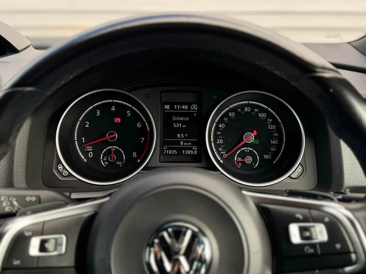 2017-volkswagen-scirocco-20-tsi-gt-bmt-dsg-big-35