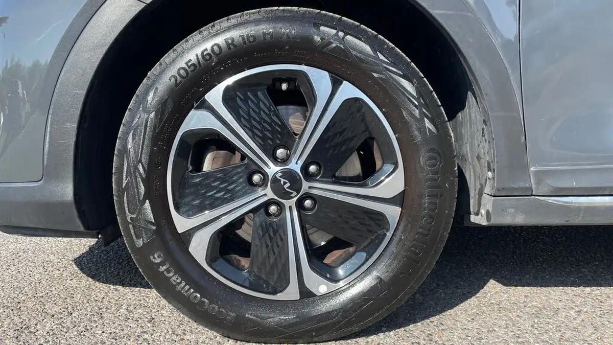 2022-kia-xceed-16-gdi-3-big-16