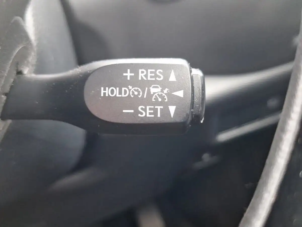 2021-toyota-c-hr-20-vvt-i-design-big-13