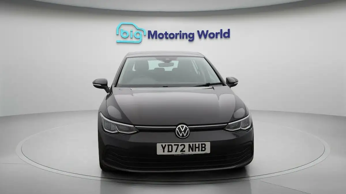 2022-volkswagen-golf-20tdi-life-hatchback-big-2