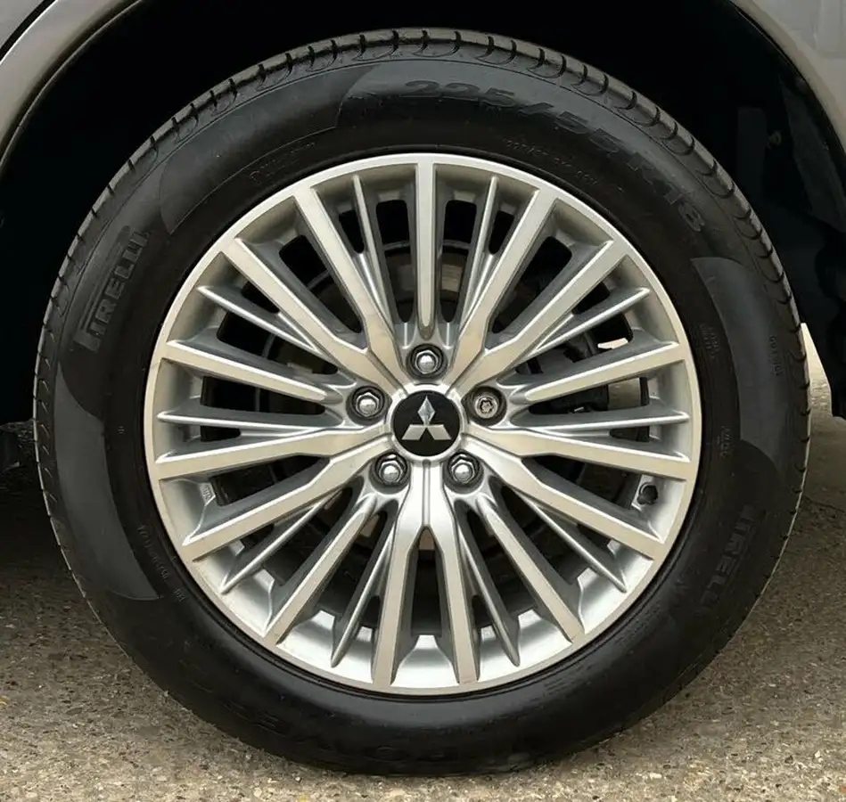 2018-mitsubishi-outlander-24-5h-phev-big-10