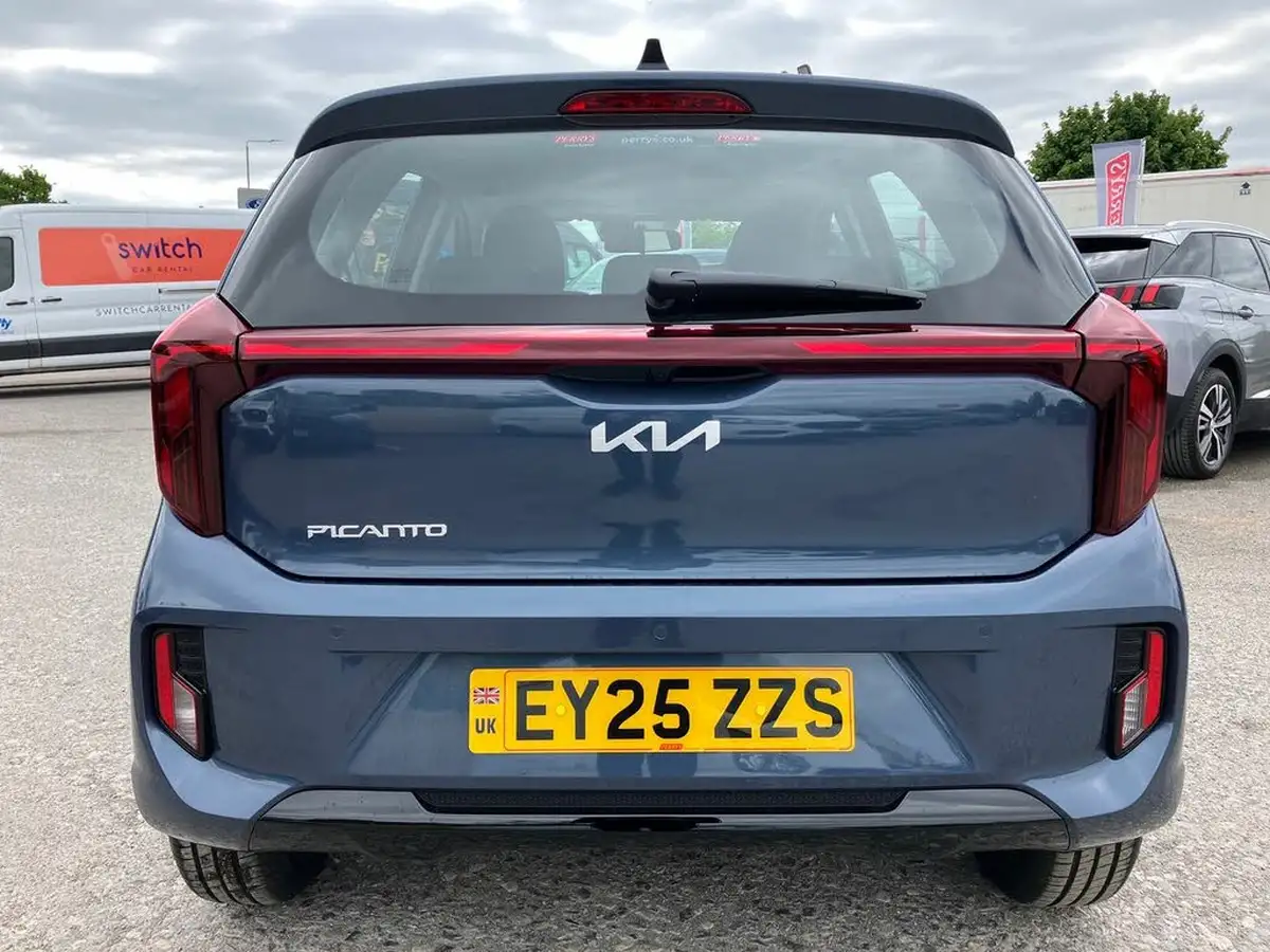 2025-kia-picanto-10-2-big-21