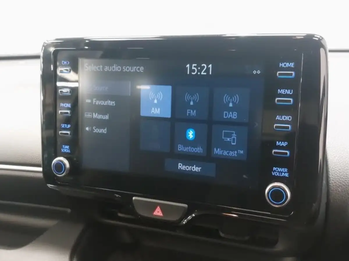 2022-toyota-yaris-15-vvt-i-design-big-14