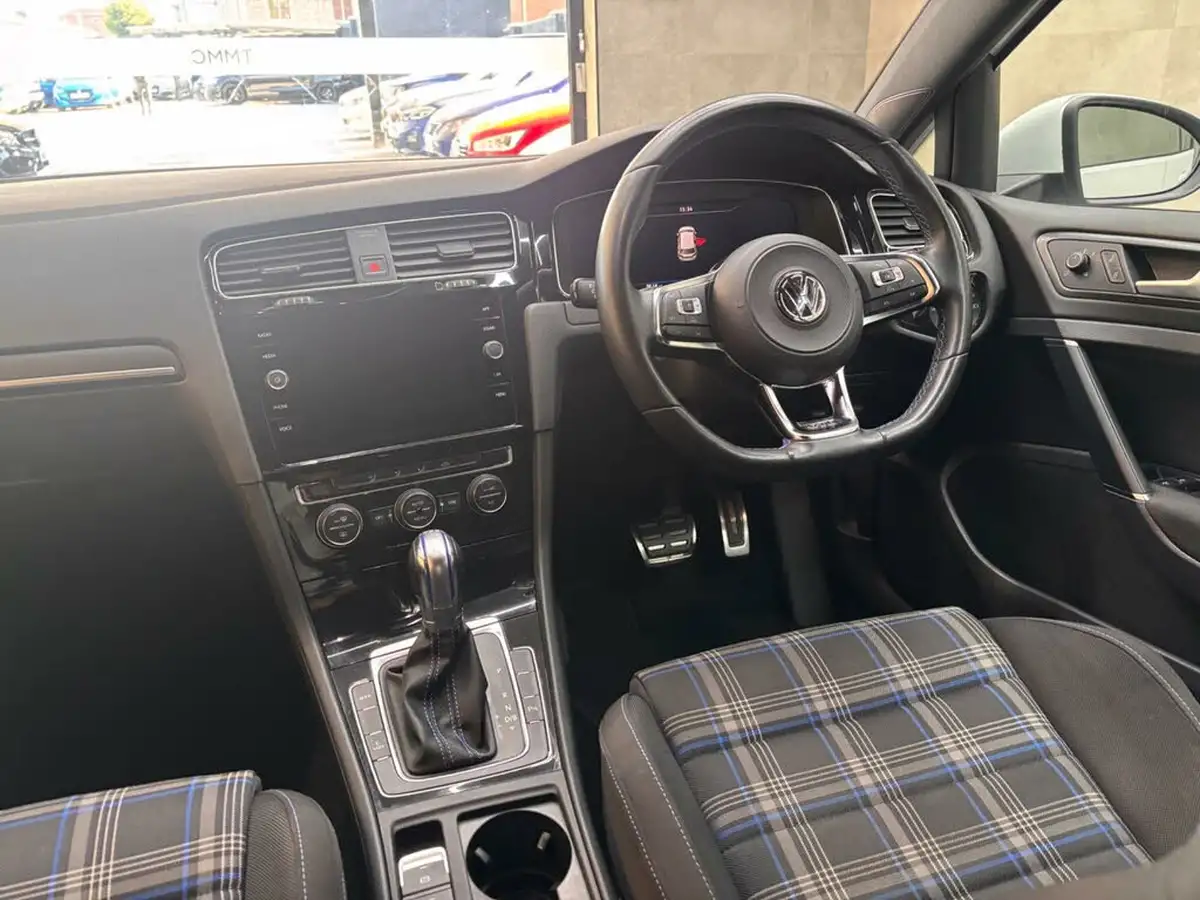 2017-volkswagen-golf-14-tsi-gte-ss-big-31