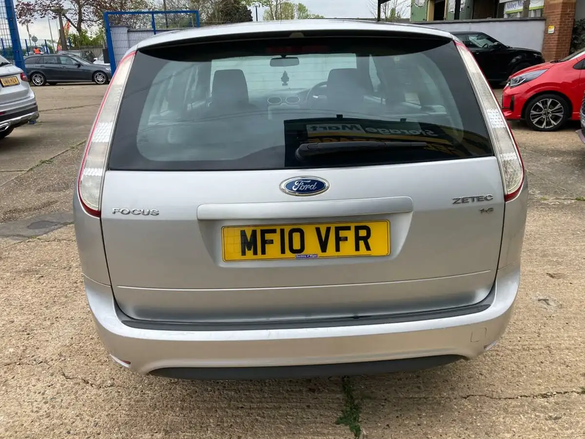 2010-ford-focus-16-titanium-estate-big-6