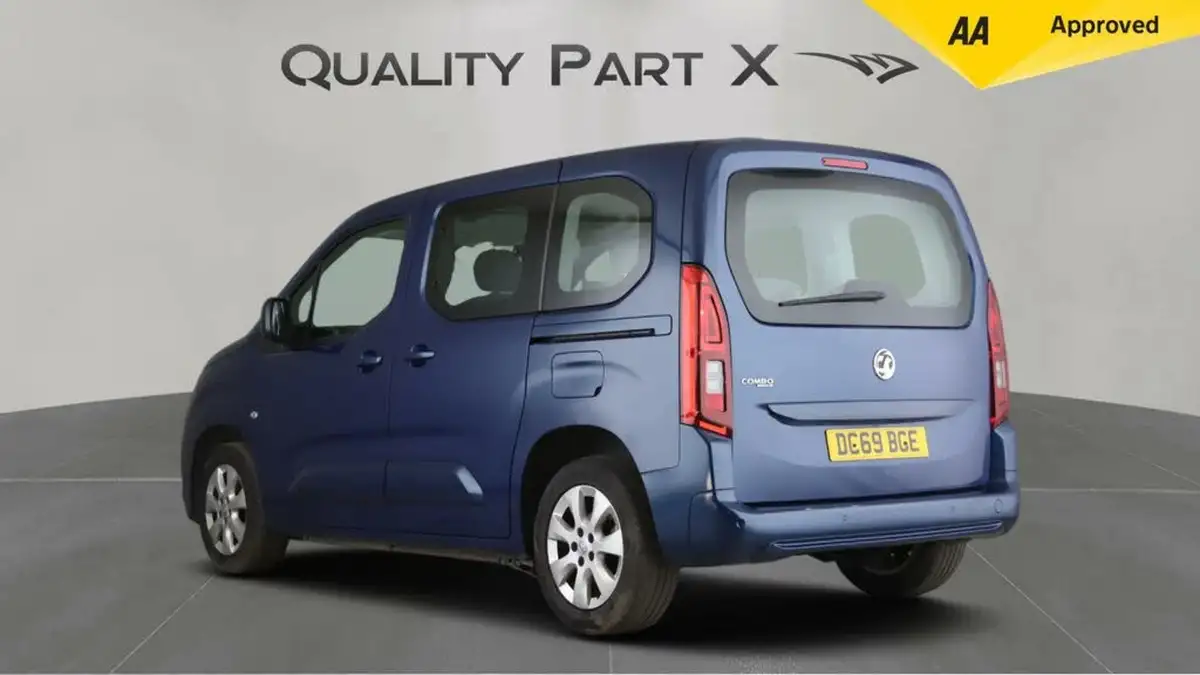 2020-vauxhall-combo-life-15-energy-130ps-big-3