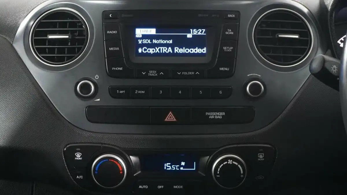 2017-hyundai-i10-12-premium-big-13