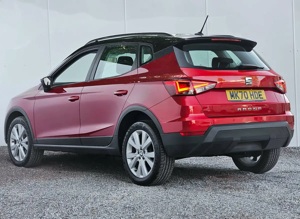 2020-seat-arona-big-13