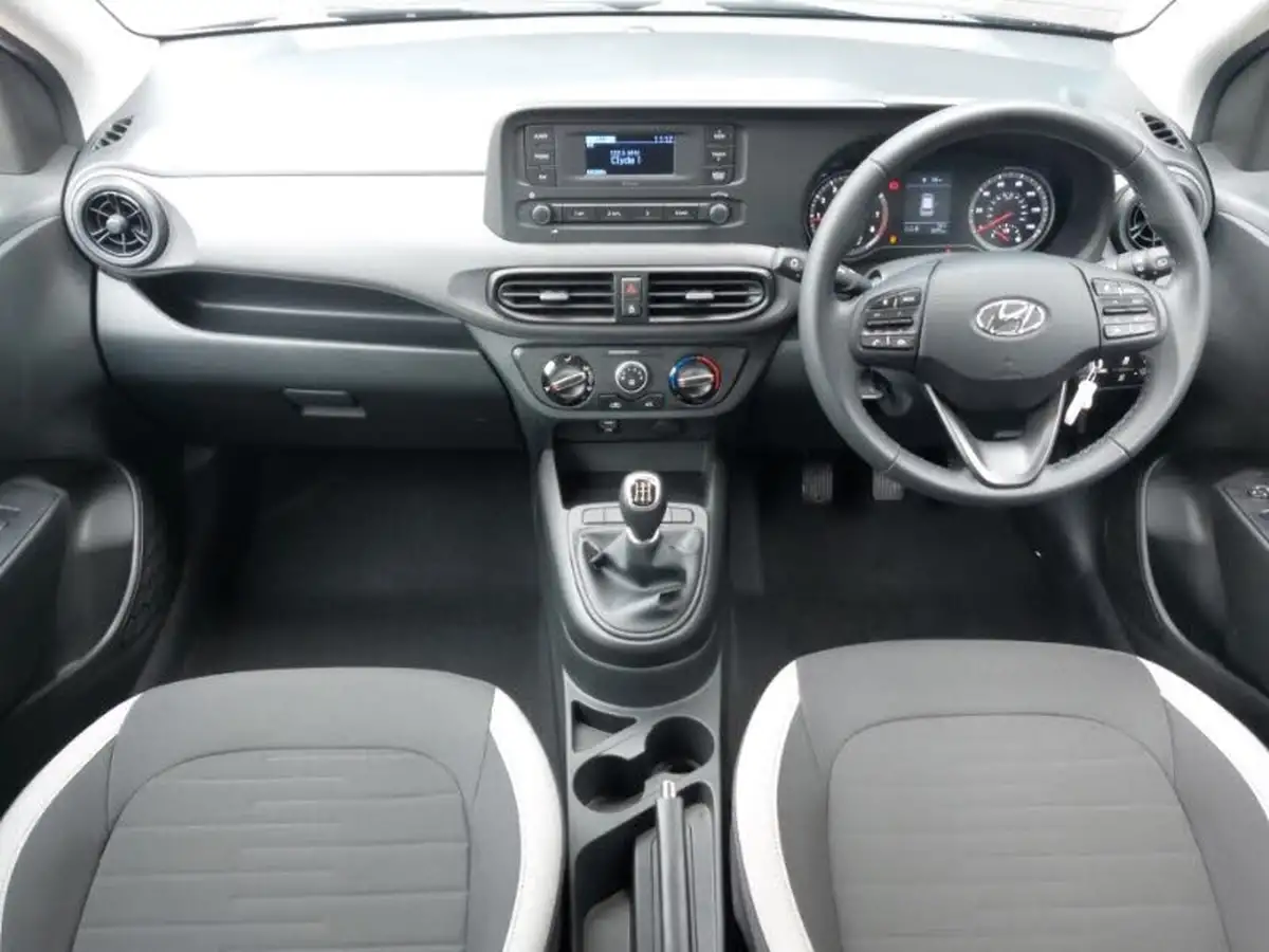2021-hyundai-i10-10-se-big-2
