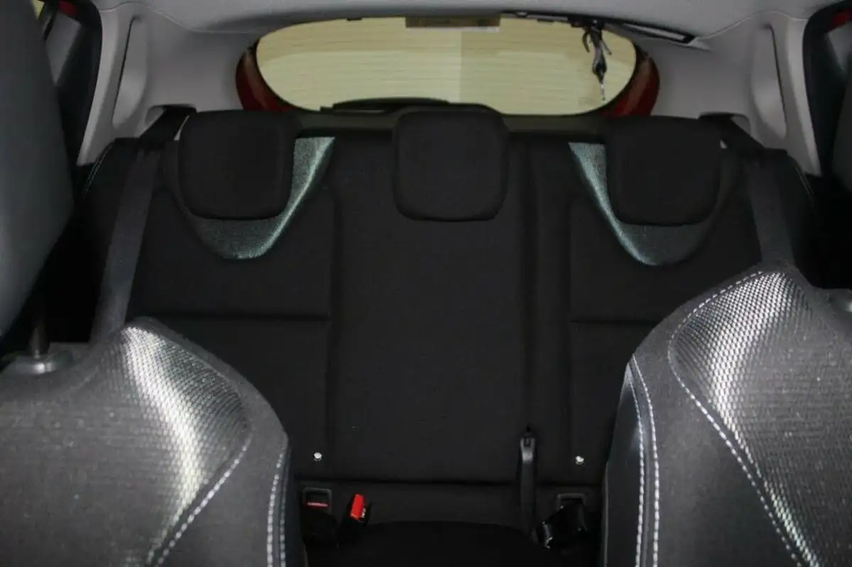 2015-renault-clio-12-dynamique-nav-big-34