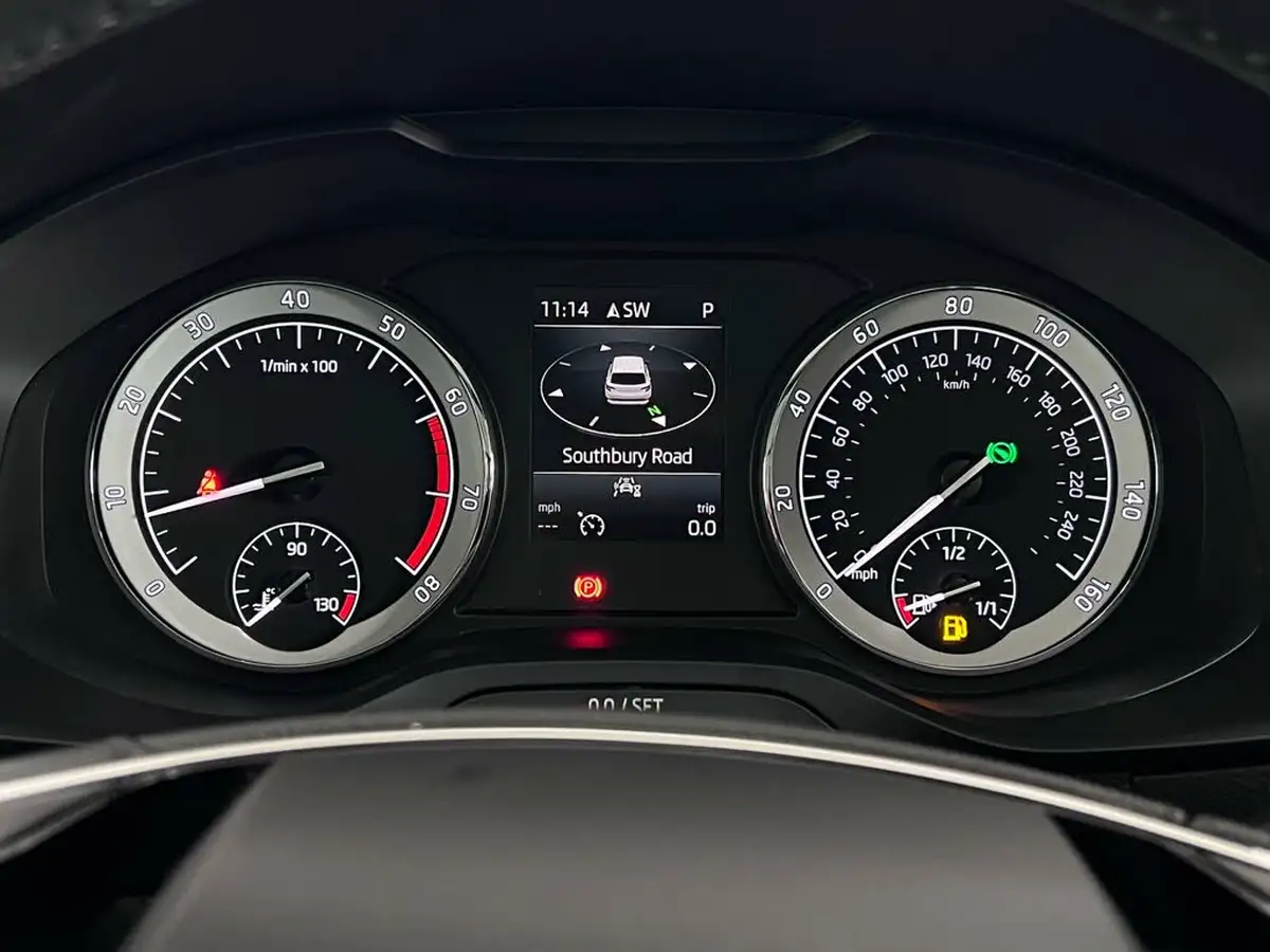 2021-skoda-karoq-15-tsi-se-l-dsg-big-18