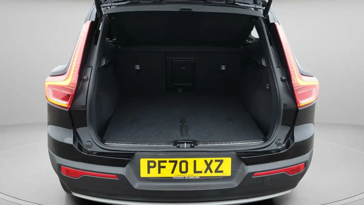2021-volvo-xc40-20-b4-inscription-pro-197bhp-geartronic-big-17