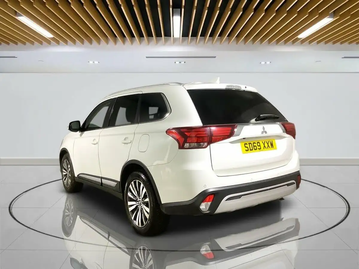 2019-mitsubishi-outlander-20-design-big-5