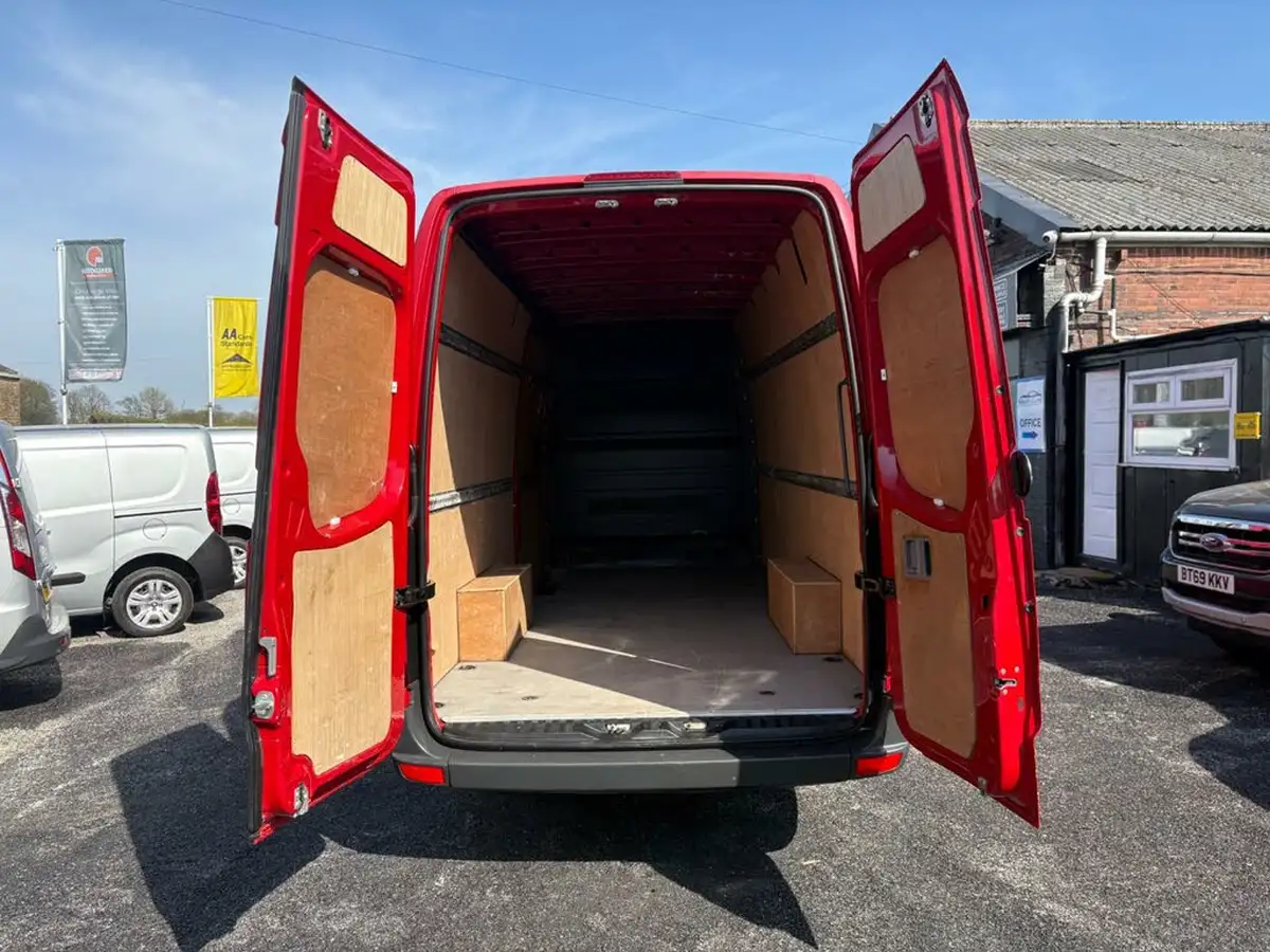 2017-mercedes-benz-sprinter-big-9