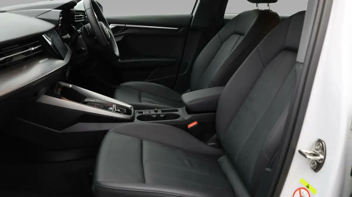 2023-audi-a3-15-35-tfsi-sportback-5d-s-tronic-big-13