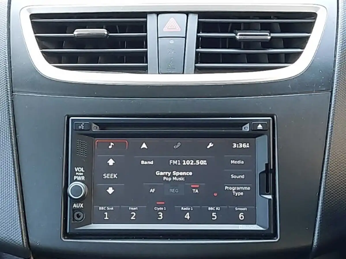 2016-suzuki-swift-12-sz-l-3d-big-9
