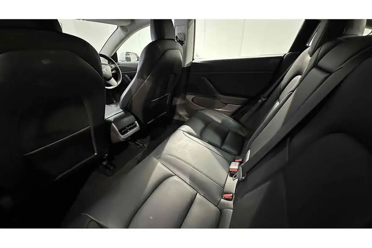 2020-tesla-model-3-e-performance-big-20