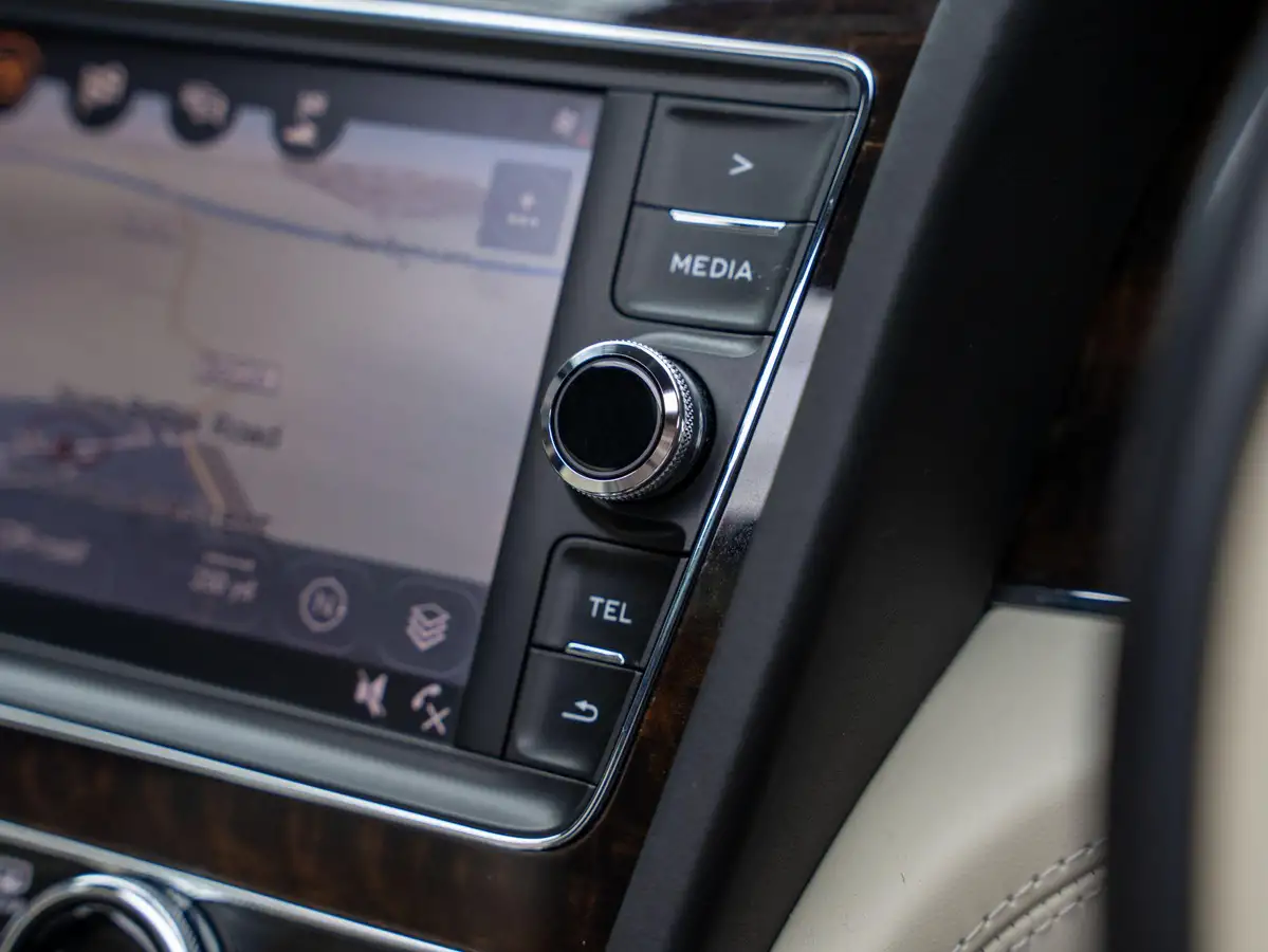 2018-bentley-bentayga-40-diesel-big-19