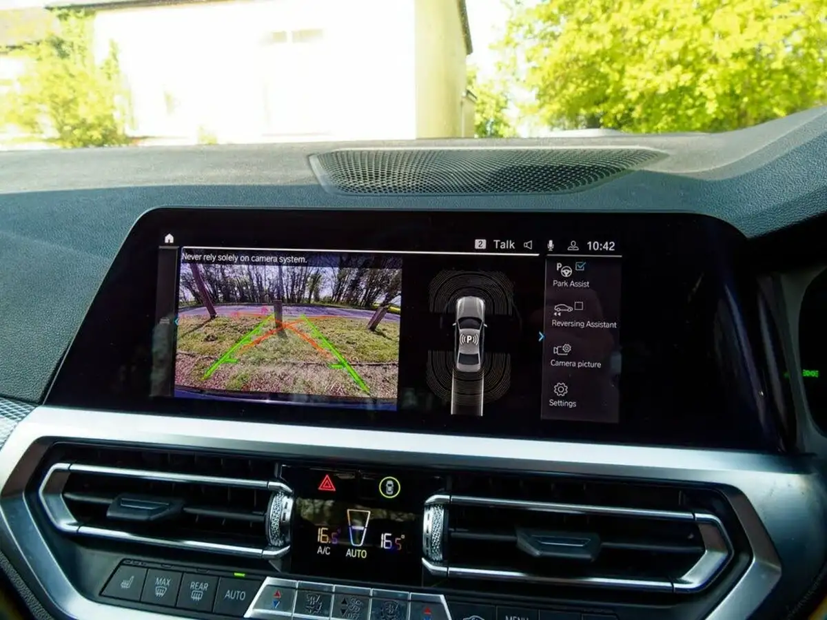 2019-bmw-3-series-20-330e-m-sport-plus-pack-big-39