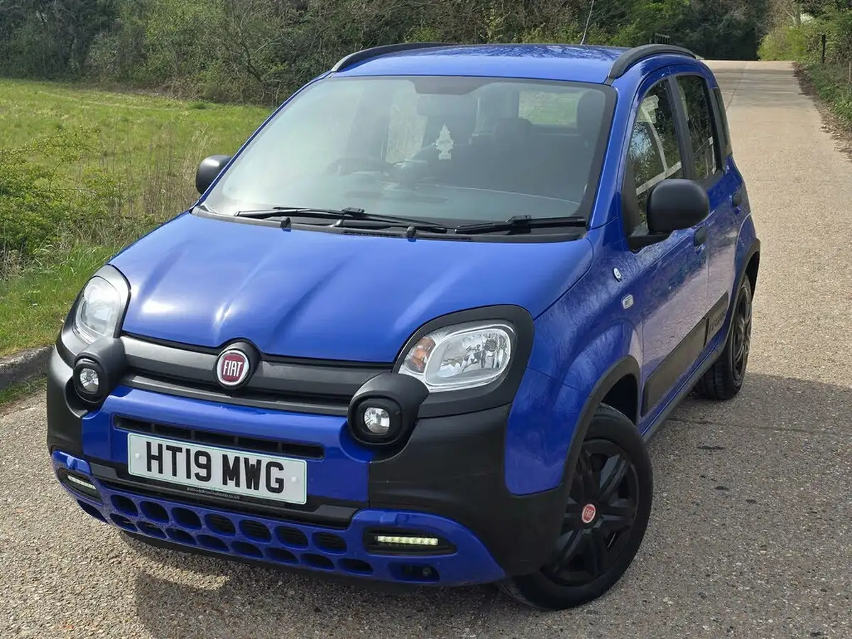 2019-fiat-panda-12-waze-ss-big-16