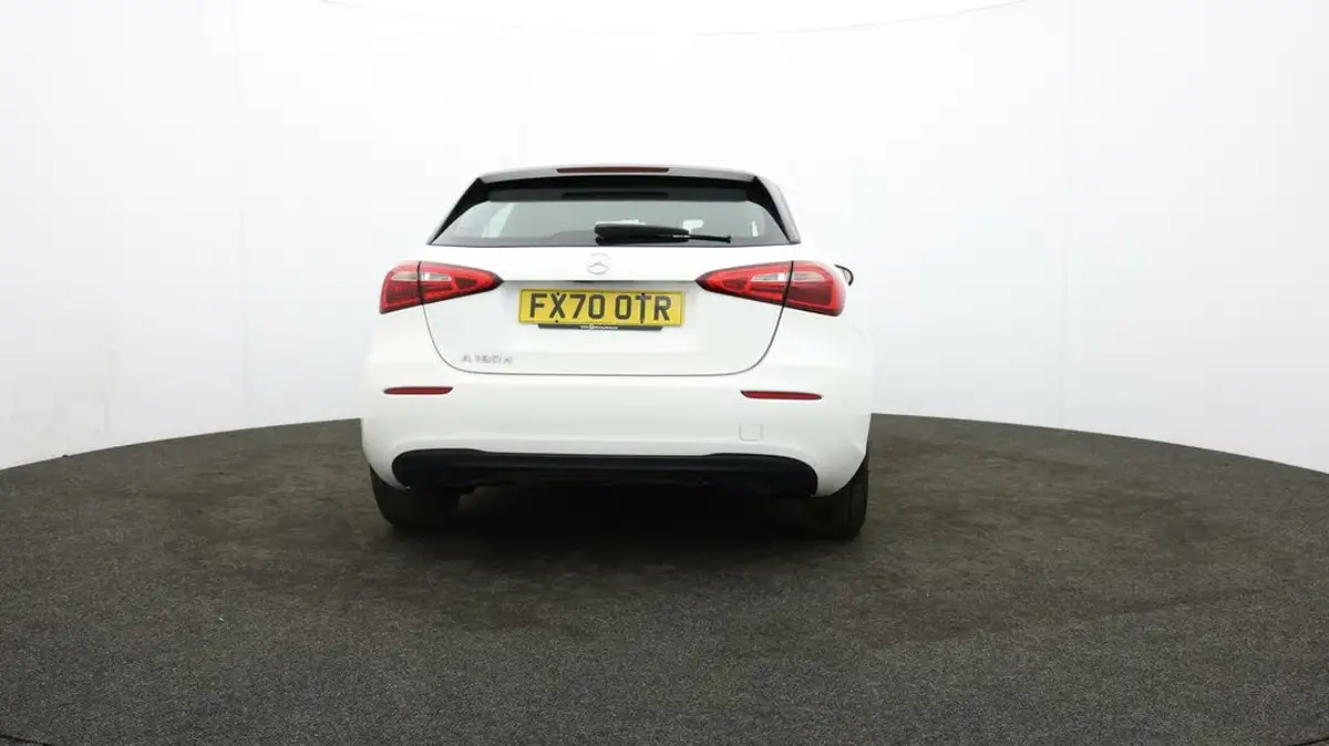 2020-mercedes-benz-a-class-15d-a180d-se-big-56