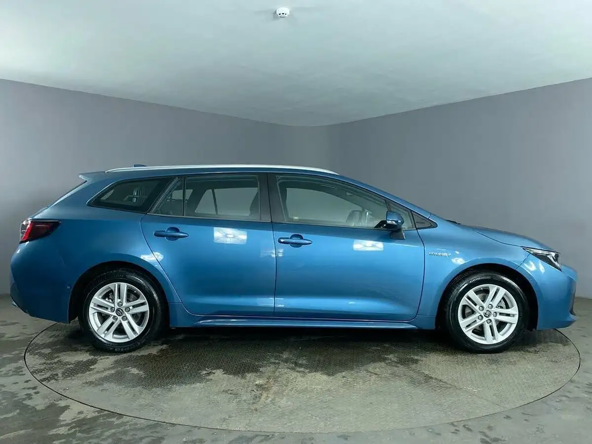 2020-toyota-corolla-18-vvt-i-icon-tech-spare-wheel-touring-sports-5d-big-8